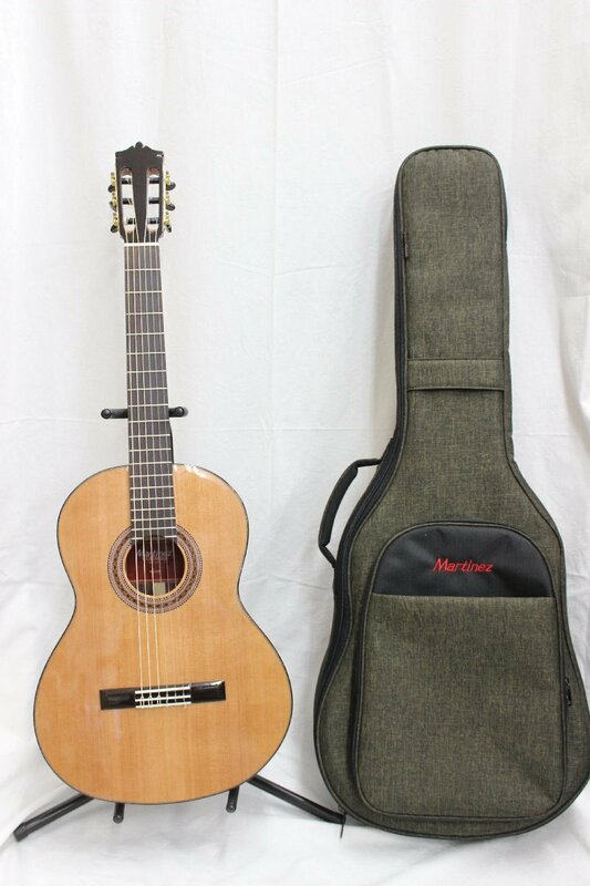 Martinez MR-630C クラシックギター ケース付き 中古美品
