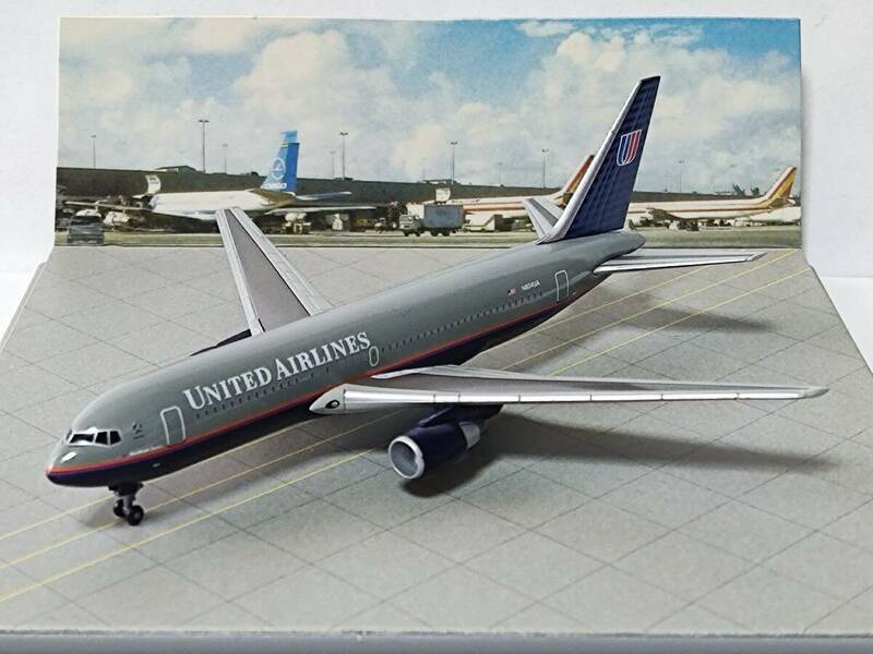DRAGON WINGS 1/400【ケース・タラップ車付き】B767-200 United Airlines ユナイテッド航空[55541]/ドラゴン ウイングス/ボーイング/旅客機