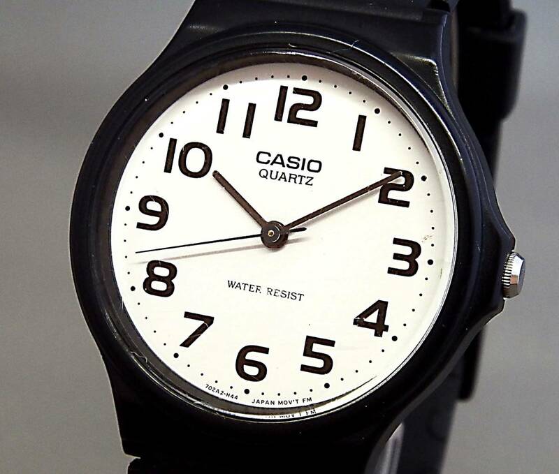 EU-9727■CASIO カシオ メンズ腕時計 MQ-24 3針 丸型 中古