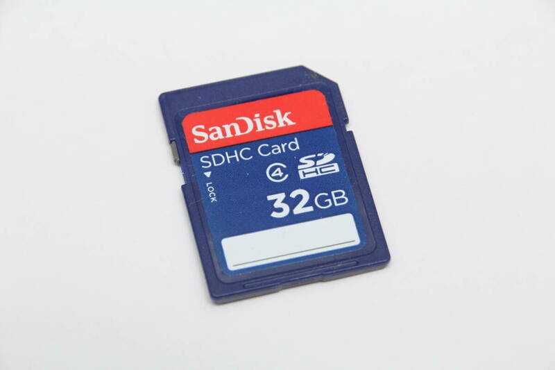 32GB SDHCカード　SanDisk