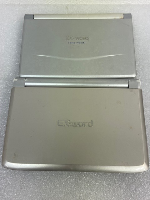 Casio 電子辞書 EX-WORD XD-SW6400 と EX-WORD XD-R8100 の２台セット　本体のみ 電源OK