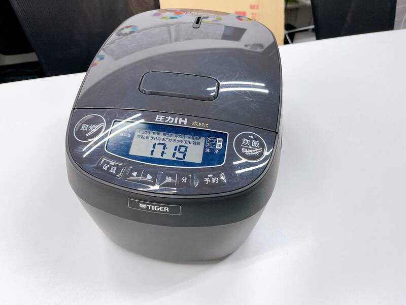 JPV-B100 KA タイガー TIGER 圧力IH炊飯ジャー 炊飯器 (5.5合炊き)　2022年製 通電確認済み 動作品（ス125）