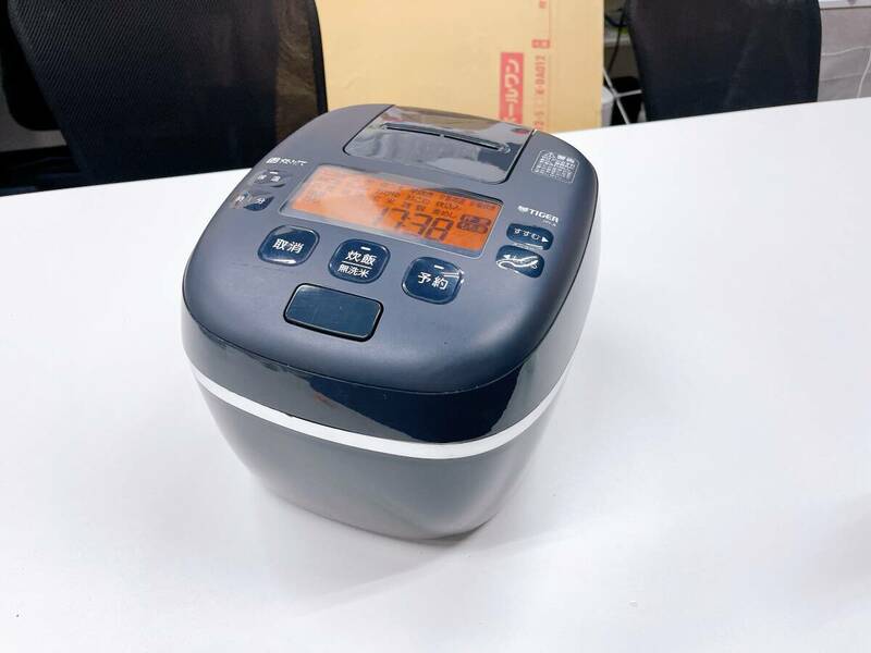 JPI-A100 KO タイガー TIGER 圧力IH炊飯ジャー 炊飯器 (5.5合炊き)　2022年製 通電確認済み 動作品（ス132）