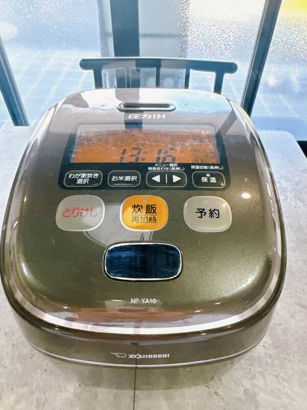 NP-YA10 TA 象印 ZOJIRUSHI 圧力IH炊飯ジャー 炊飯器 (5.5合炊き)　2016年製 通電確認済み 動作品　中古（ス122）