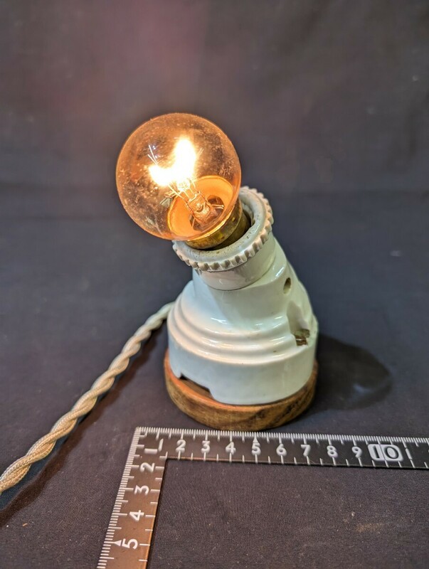 フランス アンティーク 白磁製 壁掛けライト 照明 スタンドライト ソケットランプ ライト ビンテージ 古道具 古民具