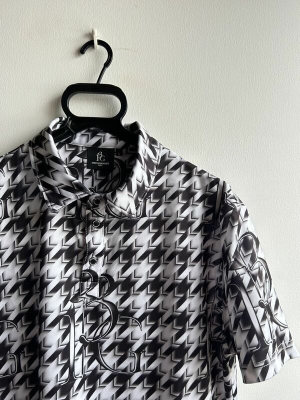 【極美品】1PIU1UGUALE3 GOLF ポロシャツ 半袖 ブランドロゴ 総柄 白×黒 ウノピュウノワグーレトレ ゴルフ