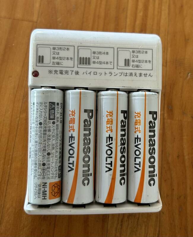 ケンコーニッケル水素充電池充電器PE-002パナ電池4本付