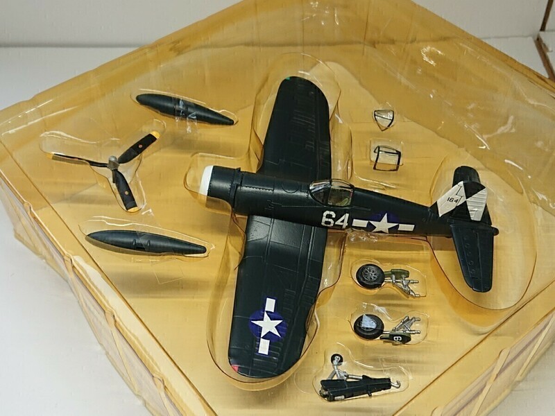 1/72 ドラゴンウイング F-4U-1D コルセア VBF-83 USSエセックス ITEM NO.50121