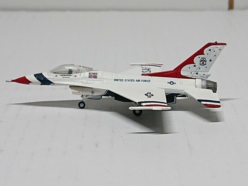 1/200 ヘルパ F-16C アメリカ空軍 サンダーバーズ 552462