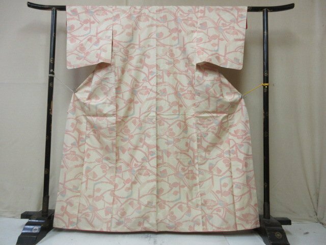 1円 良品 正絹 着物 本場泥大島紬 マルキ 和装 和服 オリエンタル 花唐草 お洒落 高級 袷 身丈155cm 裄62cm【夢職】★★★