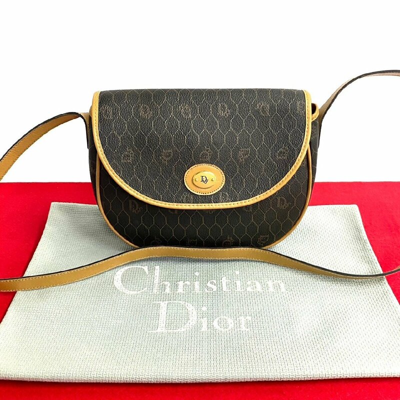 極 美品 希少品 Christian Dior ディオール ハニカム 柄 ロゴ 金具 レザー ミニ ショルダーバッグ ポシェット サコッシュ グレー 65580