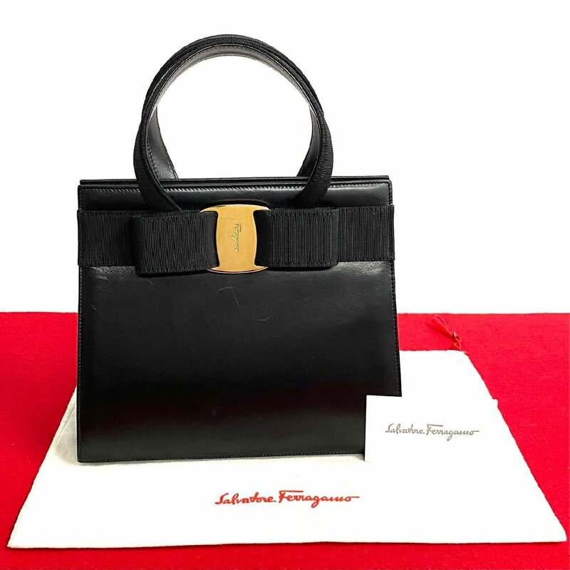 極 美品 Salvatore Ferragamo サルヴァトーレフェラガモ ヴァラリボン ロゴ 金具 カーフ レザー ミニ ハンドバッグ ブラック 56280