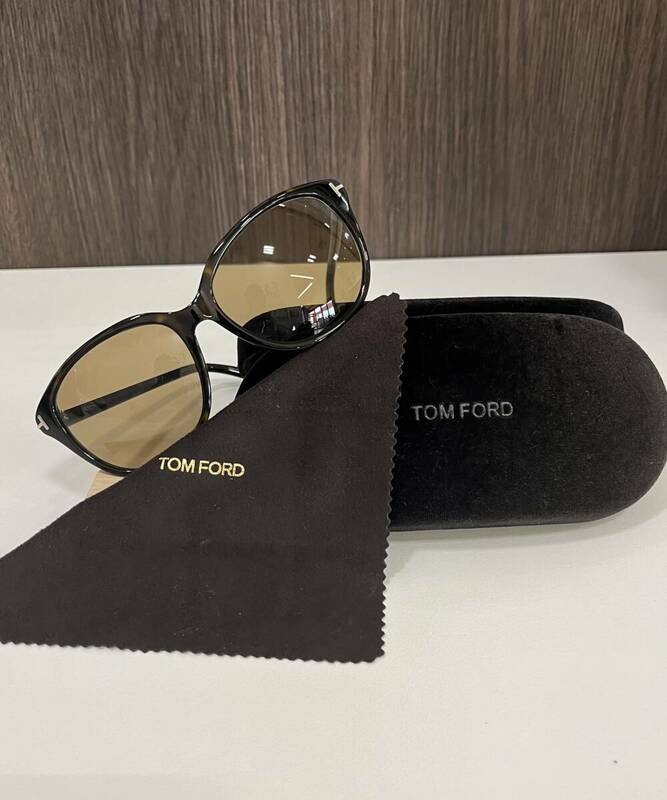 TOM FORD トムフォード サングラス TF329 52F 57ロ16 箱 ケース付き karmen　レンズ交換済み　