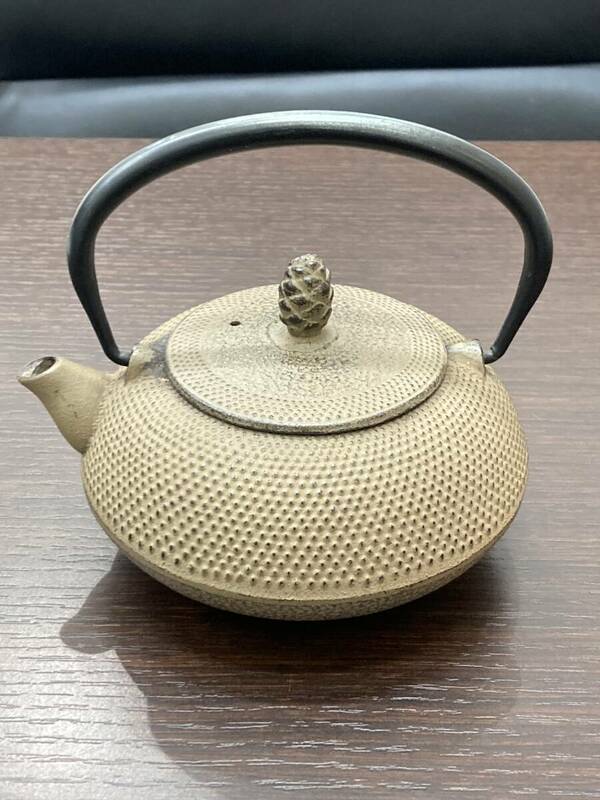 【♯5512】南部鉄器　鉄瓶　急須　平丸アラレ　内部錆　要画像確認