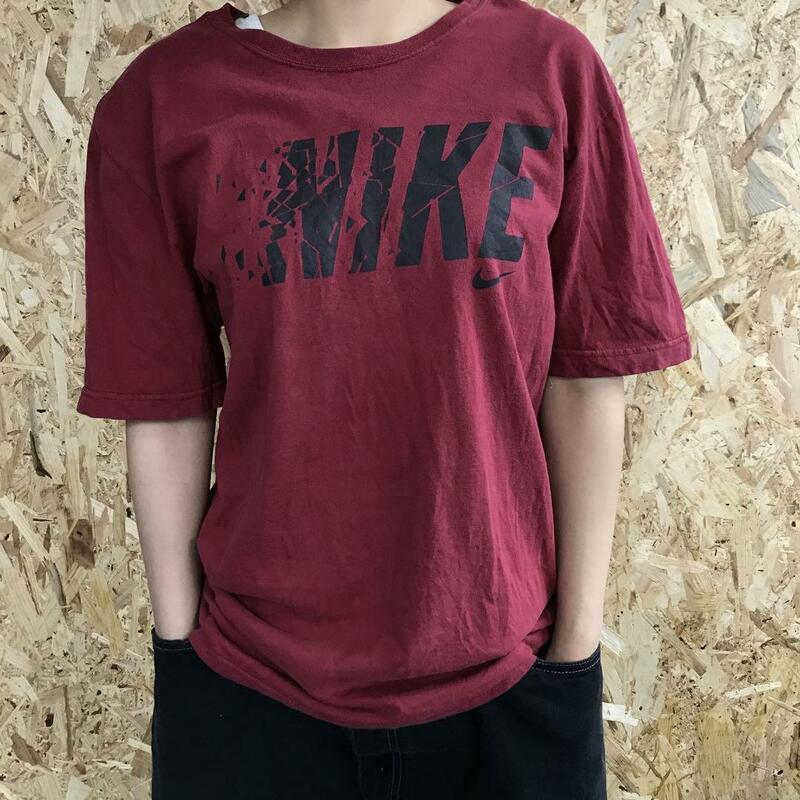 NIKE ロゴプリント半袖Tシャツ　ボルドー　メンズM g3