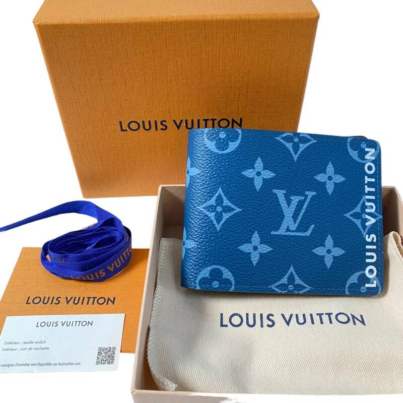 美品 ルイヴィトン LOUIS VUITTON メンズ ポルトフォイユ・スレンダー　モノグラムブルー 二つ折り財布 M82798