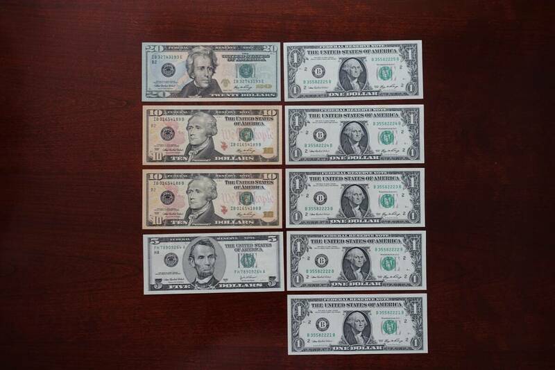 総額50ドル　米ドル旧紙幣　20USD×1枚・10USD×2枚・5USD×1枚・1USD×5枚　＃1