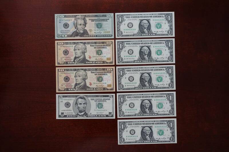 総額50ドル　米ドル旧紙幣　20USD×1枚・10USD×2枚・5USD×1枚・1USD×5枚　＃2