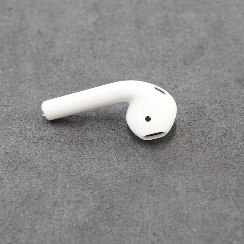 Apple AirPods エアーポッズ USED美品 右イヤホンのみ R 片耳 A2032 第二世代 正規品 MV7N2J/A 完動品 中古 T V9171