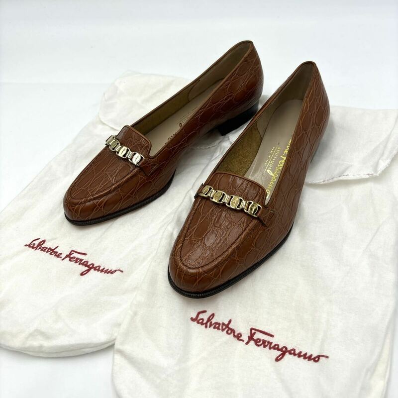 L ＊ 美品 保存袋付き 伊製 '高級婦人靴' Salvatore Ferragamo サルヴァトーレフェラガモ 本革 クロコ型押し ヴァラ パンプス 5.5C 22.5cm