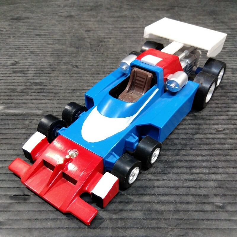 現状品 旧バンダイ グランプリの鷹 トドロキスペシャル プラモデル レーシングカー フォーミュラ