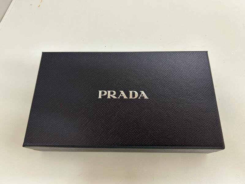 PRADA プラダ　空き箱