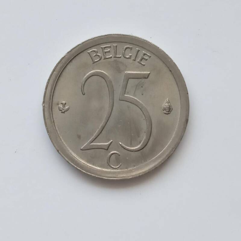 ベルギー　25サンチーム　白銅貨　硬貨　1971年　貨幣　コイン　銅貨　外貨　外国コイン　古銭　レトロ　835番