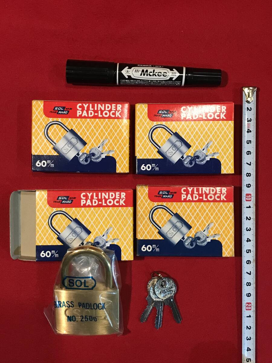 A8019●鍵 カギ 南京錠 60m/m 4個【SOL CYLINDER PAD-LOCK No.2500】未使用品 箱にキズ汚れなどあり拍卖