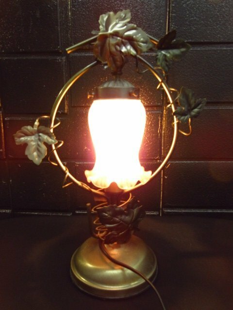 s4171　アンティーク調　リリーピンクシェード　花柄　ランプ　テーブルランプ　ナイトスタンド　ガラス　