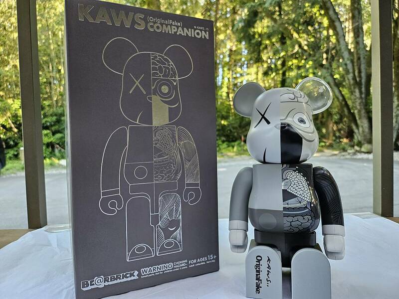 ベアブリック BE@RBRICK KAWS Dissected Companion GREY 400%