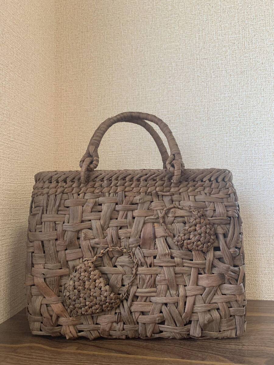 国産山葡萄　山葡萄かごバッグ　手作り　山葡萄籠バッグ　太ひご　乱れ編み、花編み　内布あり