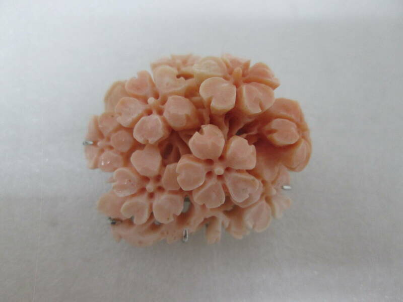 (27) ☆K白 刻印 ピンク珊瑚 サンゴ コーラル ブローチ×帯留 メッキ 約20g 約3.5×4cm