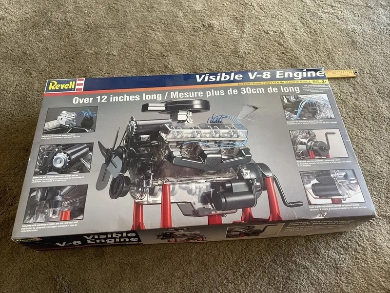 revell monogran　レベル　モノグラム　1/4　V‐8　エンジン　未開封　Visible　V-8　Engine