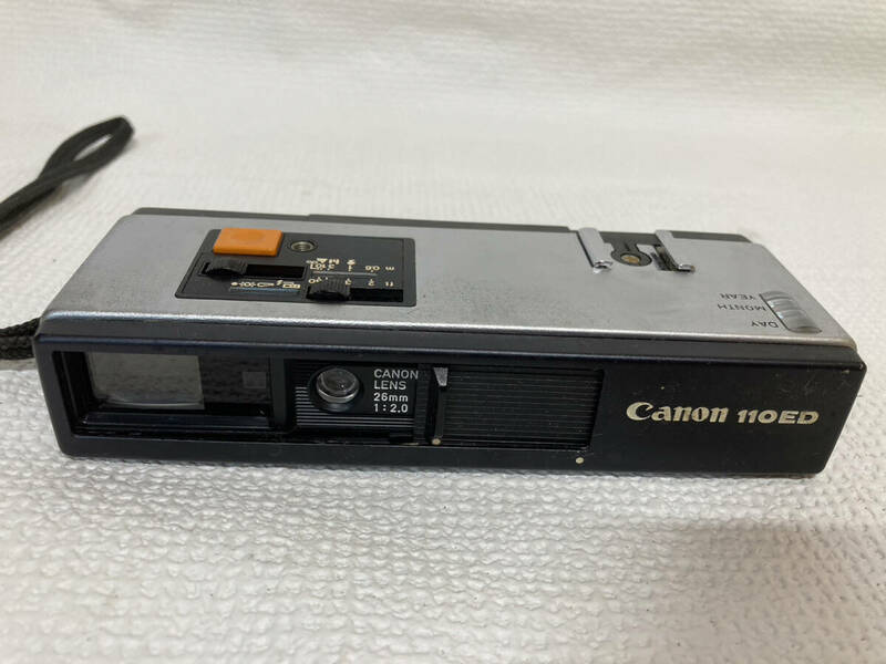 フィルムカメラ CANON 110ED 26ｍｍ 1：2.0 コンパクトカメラ　未検品ジャンク