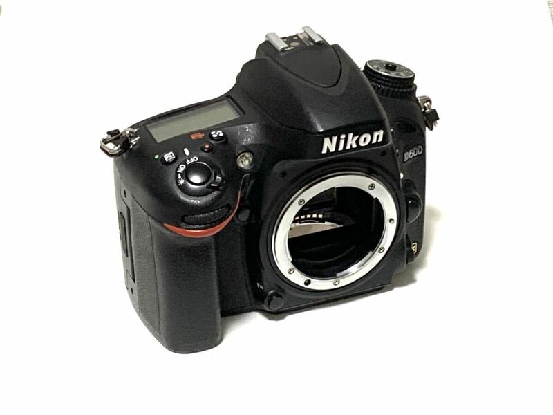 Nikon D600 ボディ　FXフルサイズ　外観キレイ＆撮影可能・動作品ですが、詳細不明のため【ジャンク】②