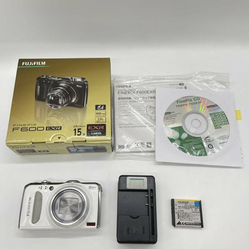 【動作確認済み・備品あり・箱有】FUJIFILM FinePix F600EXR WHITE　コンデジ　デジカメ　デジタルカメラ　シャッター&フラッシュ動作OK