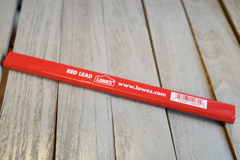 新品　LOWE’S ロウズ　鉛筆　ペンシル　RED グラフィティ　carpenter アメリカ　USA ホームセンター　DIY ガレージ
