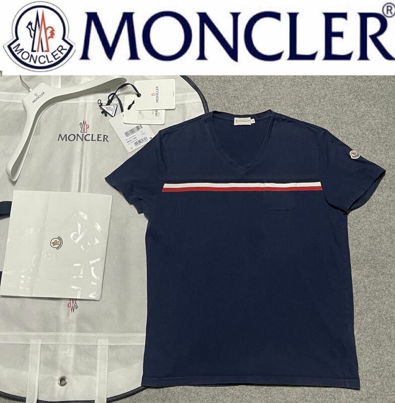 国内正規モンクレール MONCLER MAGLIA T-SHIRT プリント VネックTシャツ 半袖 マグリア 肩ワッペン L
