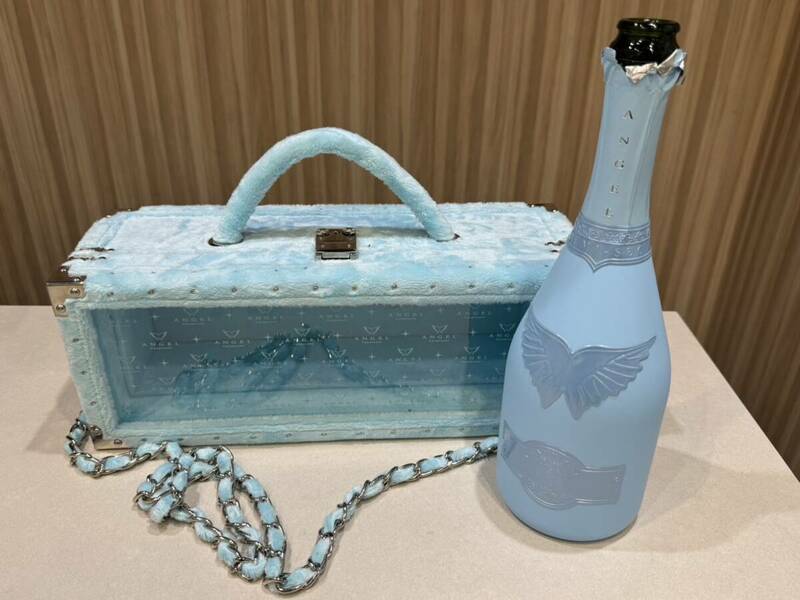 H6005 1円～ エンジェル ANGEL 水色 シャンパン 空箱 空瓶シャンパン インテリア ファー 置物 ケース BOX 瓶付き 鍵付き