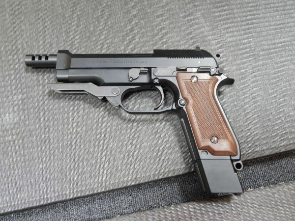 電動ガン TOKYO MARUI　東京マルイ PISTOLA di DCPP