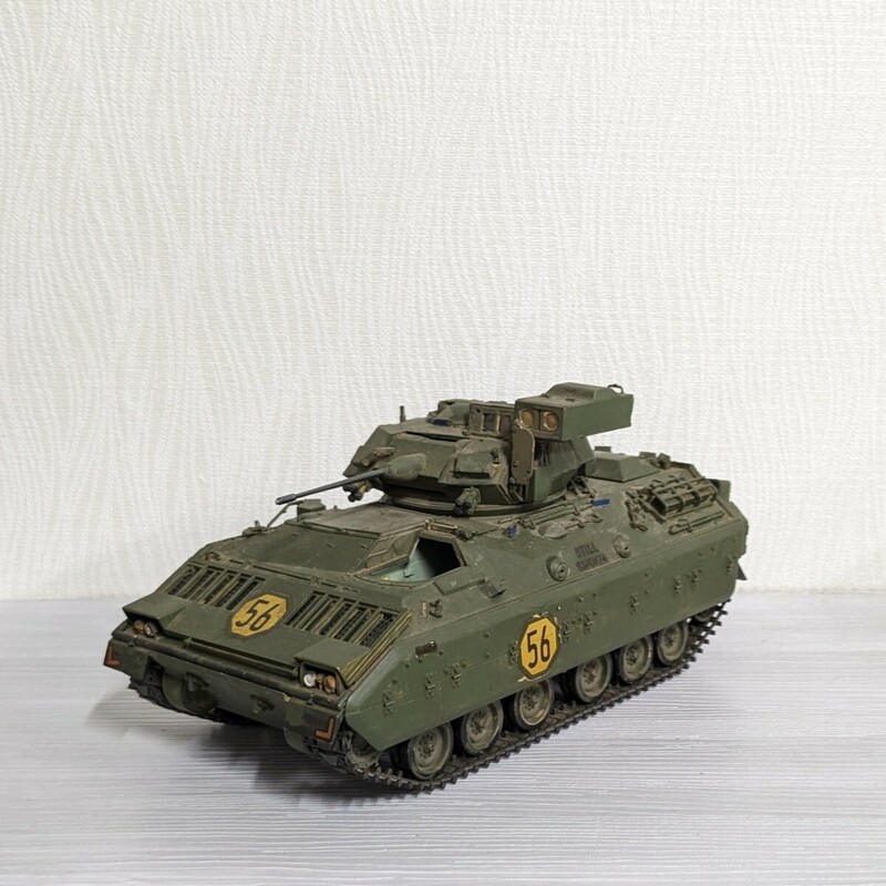 1/35 アメリカ軍 M2 ブラッドレー 歩兵戦闘車 プラモデル 塗装済み 完成品 戦車 