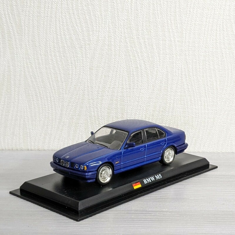 1/43 BMW M5 旧車 クラシックカー デルプラド ダイキャスト製 ミニカー