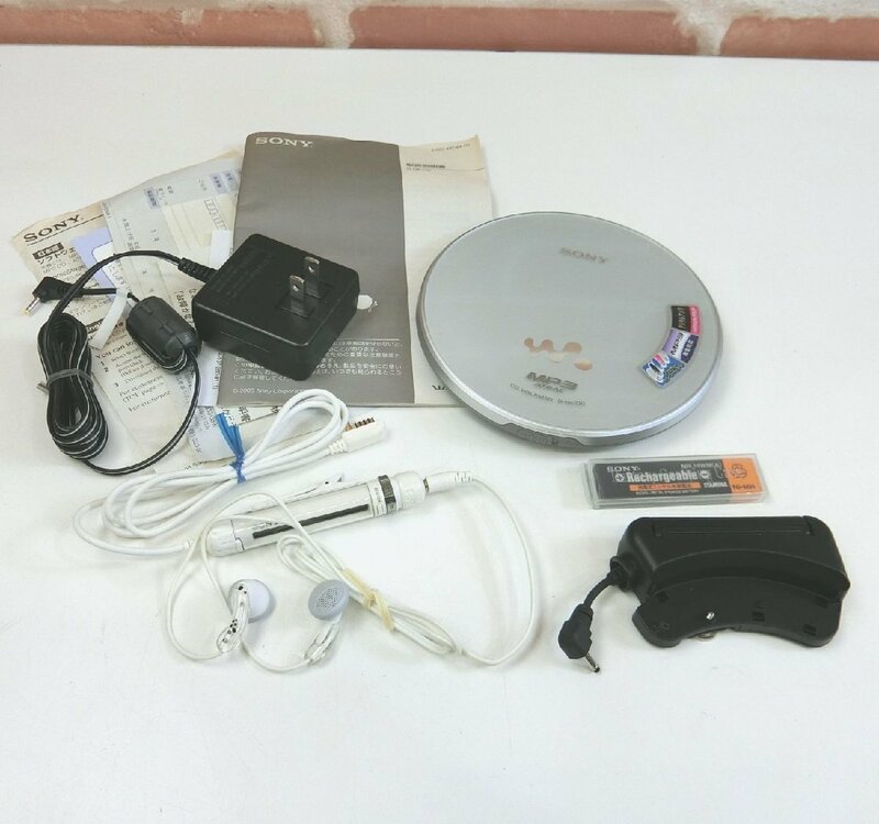 6496　美品 SONY CDウォークマン D-NE730 シルバー S ソニー WALKMAN 動作品 箱無 MP3 ポータブルCDプレーヤー コンパクト