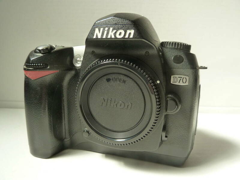 ニコン デジタル一眼レフカメラ ・Nikon D70 ボディ・中古並品 