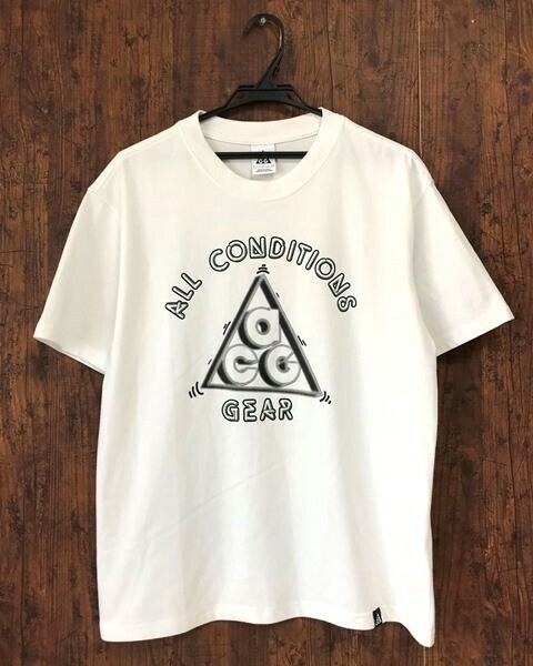 ss_1480y ★定形外 配送★ 極美品 ACG ナイキ NIKE 半袖Tシャツ 丸首 ホワイト デカプリント アウトドア メンズ S