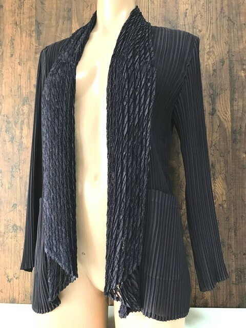 ss_1464y ★定形外 配送★ 極美品 T-PLEATS. ティープリーツ 暗めのパープル プリーツカーディガン 長袖 レース レディース L