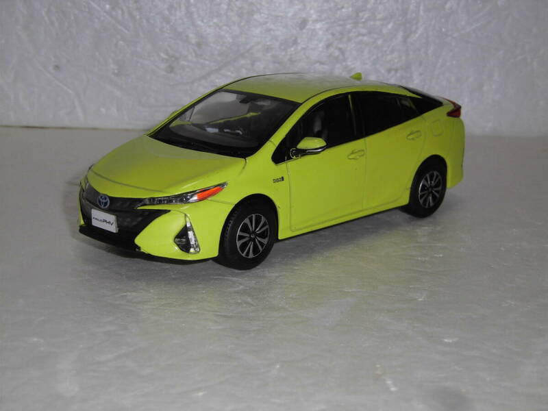 非売品 トヨタ プリウス PHV ミニカー ディーラー カラーサンプル 1/30 サーモテクト ライムグリーン PRIUS PHV