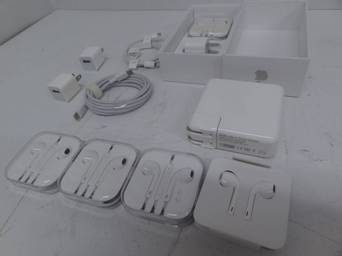 〈Apple〉　iPhone付属品　イヤホン　ケーブル等