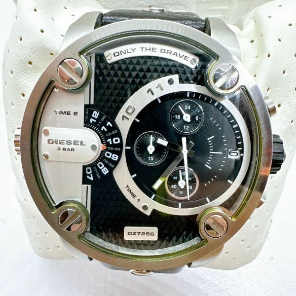 A2406-1-3 １円スタート クオーツ　美品　稼働品　DEISEL　ディーゼル　メンズ腕時計　シルバー　箱・説明書あり