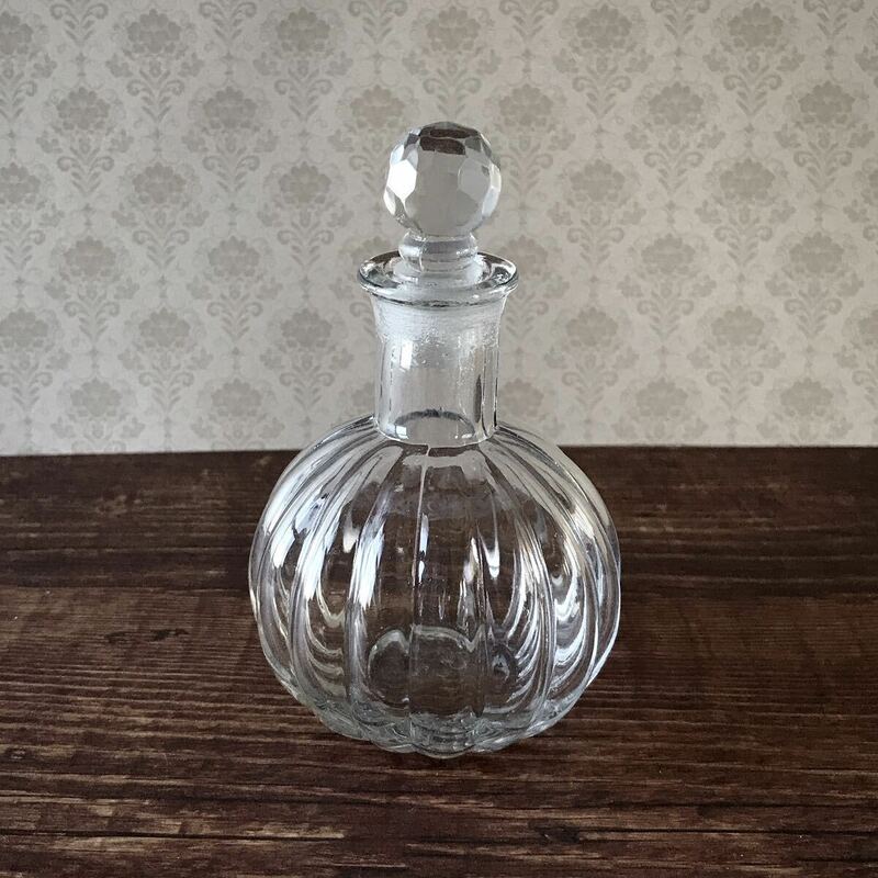 香水瓶風 インテリア ガラス瓶 透明 クリア パフュームボトル風 置物 置き物 花瓶 レトロ アンティーク風